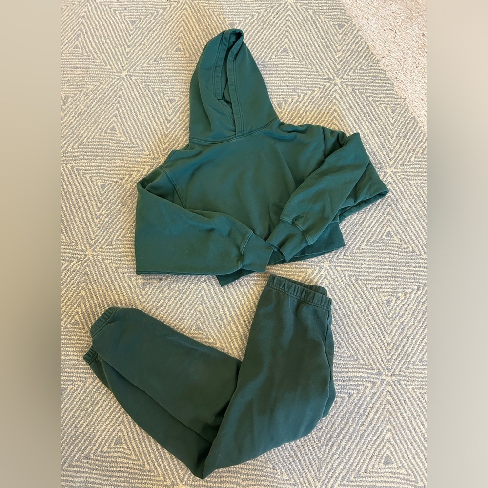 Aritiza TNA Forest Green Set